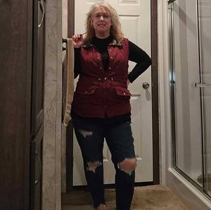 Meet your Posher, Becky